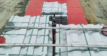 邵阳 芝麻白仿形加直形路沿石出货日常