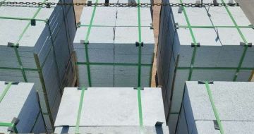 邵阳 芝麻白花岗岩5公分地铺石 花岗岩厂家工厂装车日常