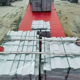 邵阳 芝麻白仿形加直形路沿石出货日常