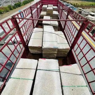 邵阳 黄金麻花岗岩荔枝面，光面毛板装车完成