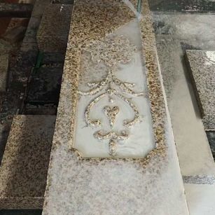 邵阳 黄金麻花岗岩异形加工雕刻栏杆大柱