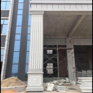 邵阳 芝麻白光面花岗岩门楼大柱（罗马柱）配雕花底座