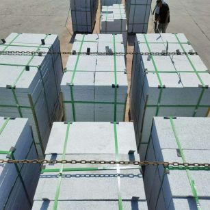 邵阳 芝麻白花岗岩5公分地铺石 花岗岩厂家工厂装车日常