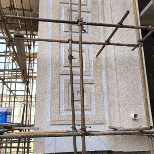 邵阳 黄金麻花岗岩别墅外墙干挂回纹造型效果