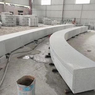 邵阳芝麻白花岗岩石板材 园林光面弧形坐凳