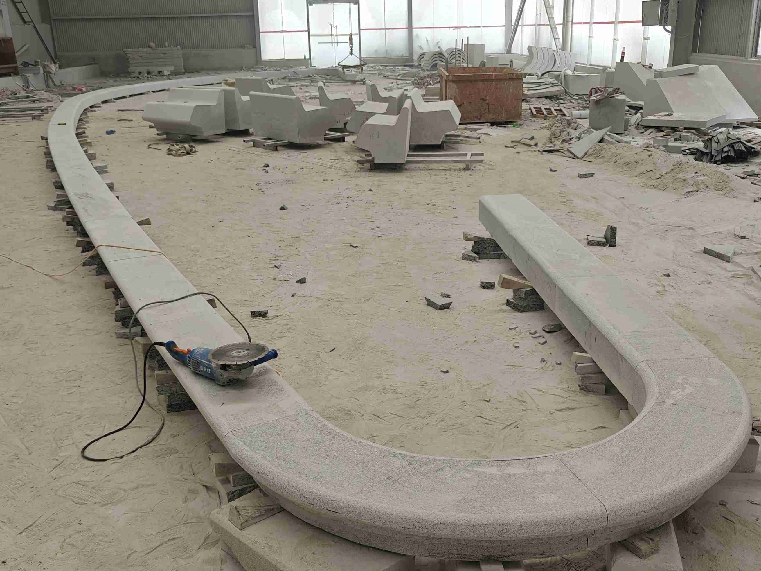 邵阳 芝麻白花岗岩弧形花坛石，坐凳石