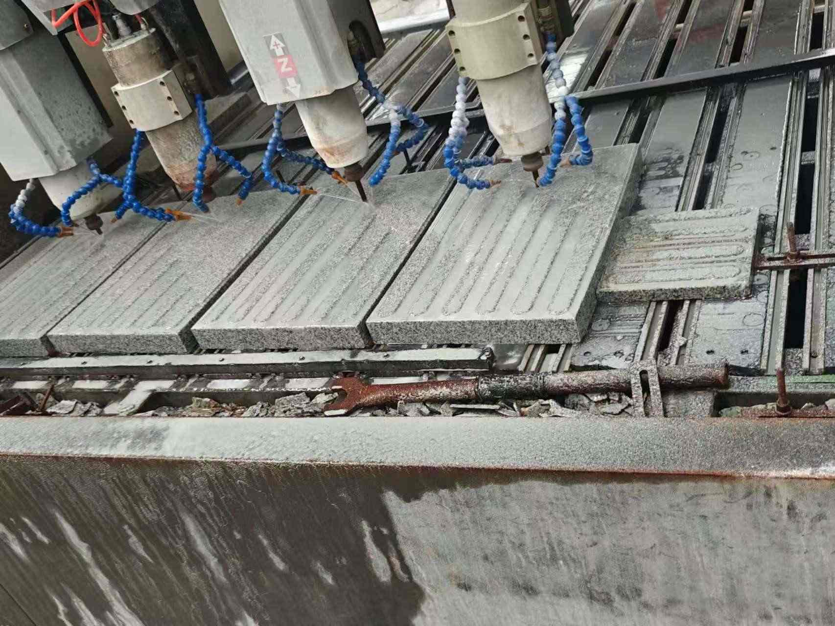 邵阳 芝麻白花岗岩荔枝面盲道雕刻