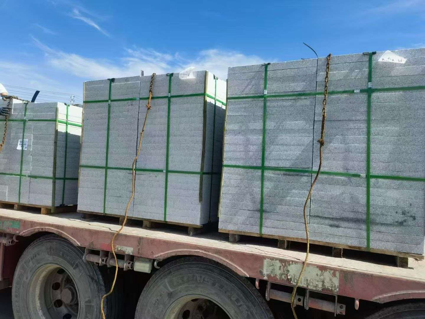 邵阳 芝麻白花岗岩地铺石装车日常