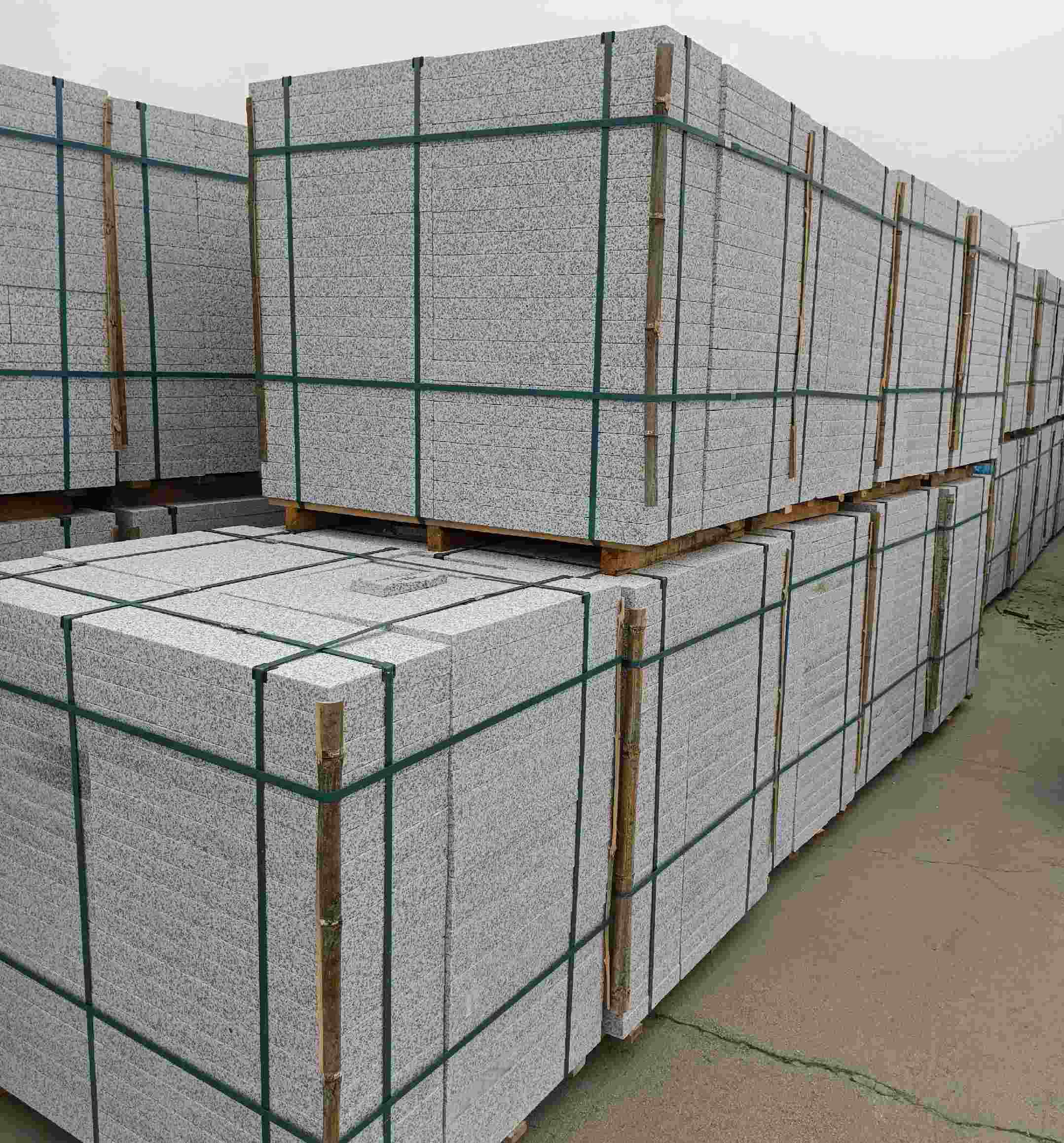 邵阳 白麻花岗岩石材荔枝面地铺石（300*600*50）