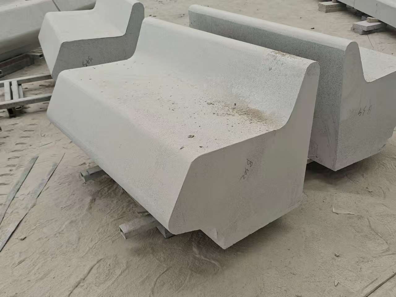 邵阳 芝麻白花岗岩异形坐凳，石凳