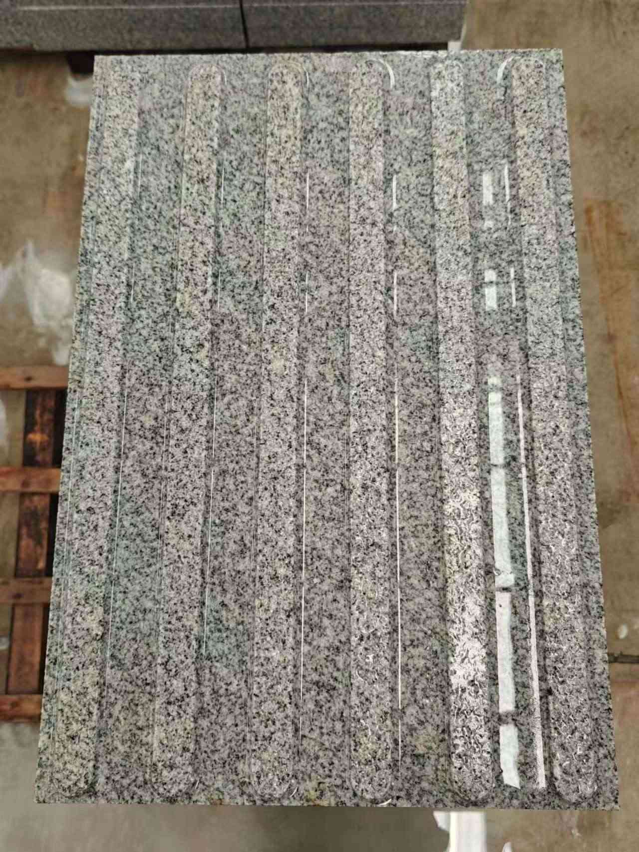 邵阳 芝麻白花岗岩荔枝面雕刻盲道，盲条