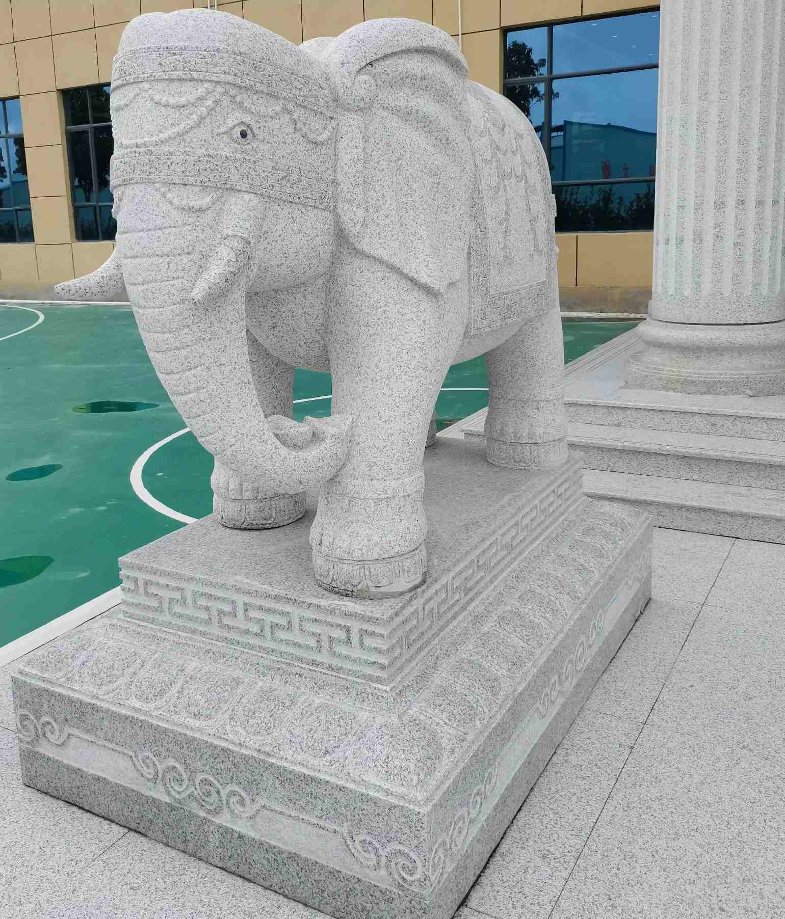 邵阳 白麻花岗岩动物异形石雕-大象