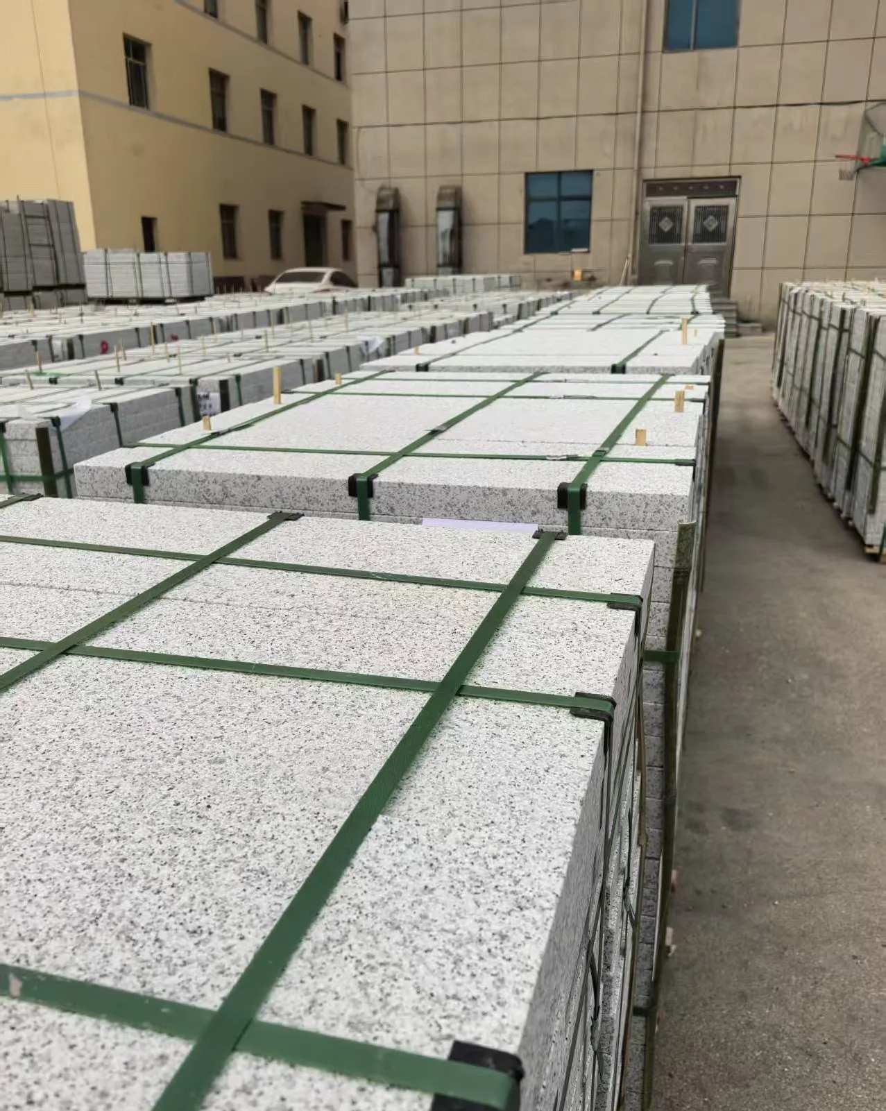 邵阳 白麻花岗岩5.0公分荔枝面地铺石