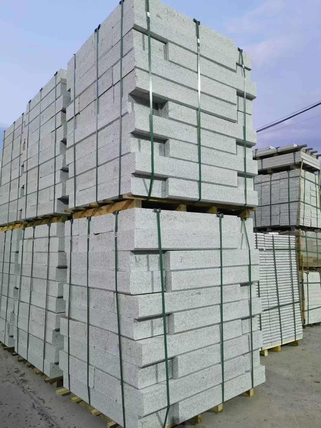 邵阳 芝麻白花岗岩路沿石，路缘石，路肩石，道牙，立缘石，马路牙子，街沿石，侧石等