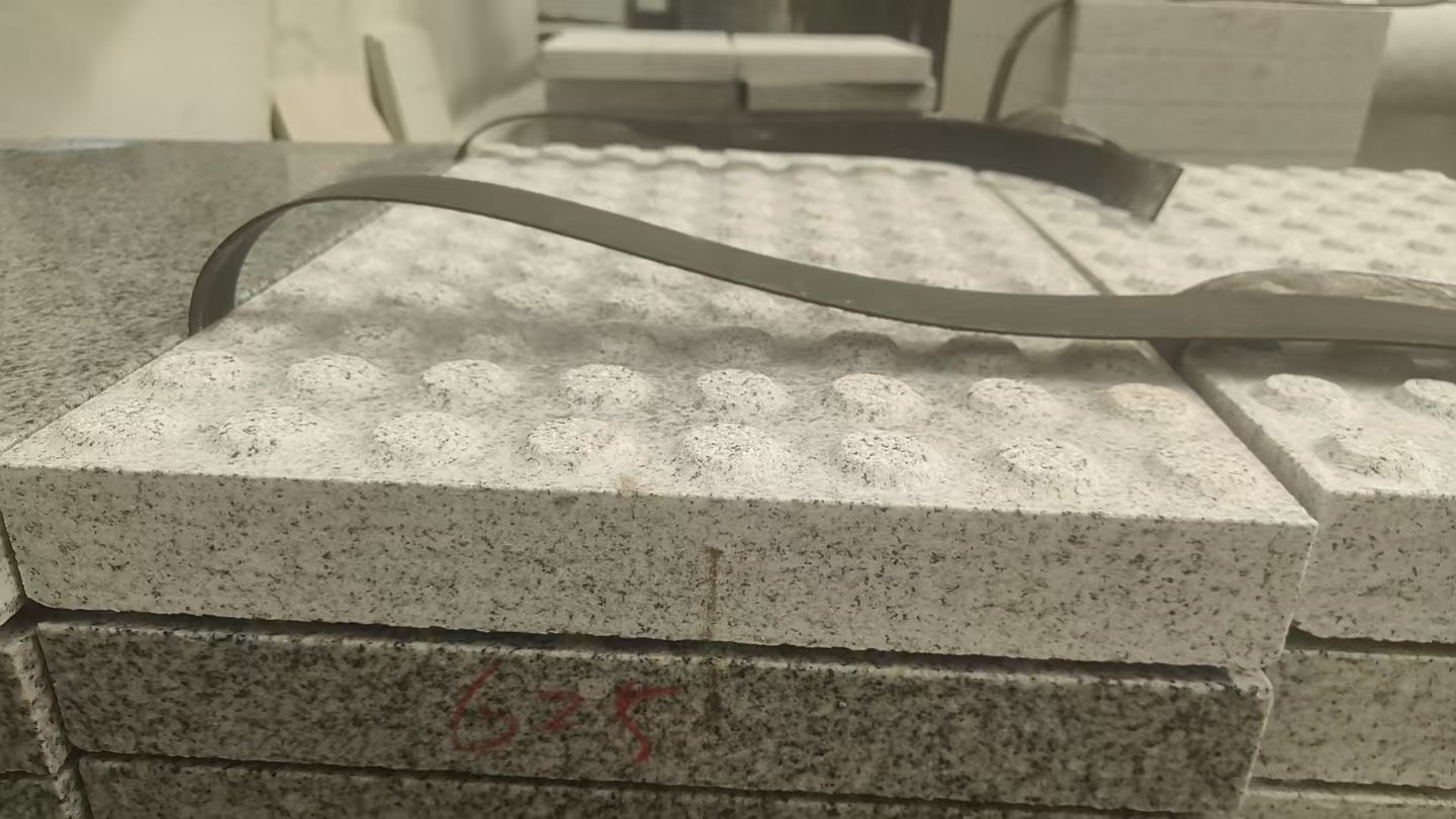 邵阳 芝麻白花岗岩6.0公分荔枝面五轴加工雕刻盲点