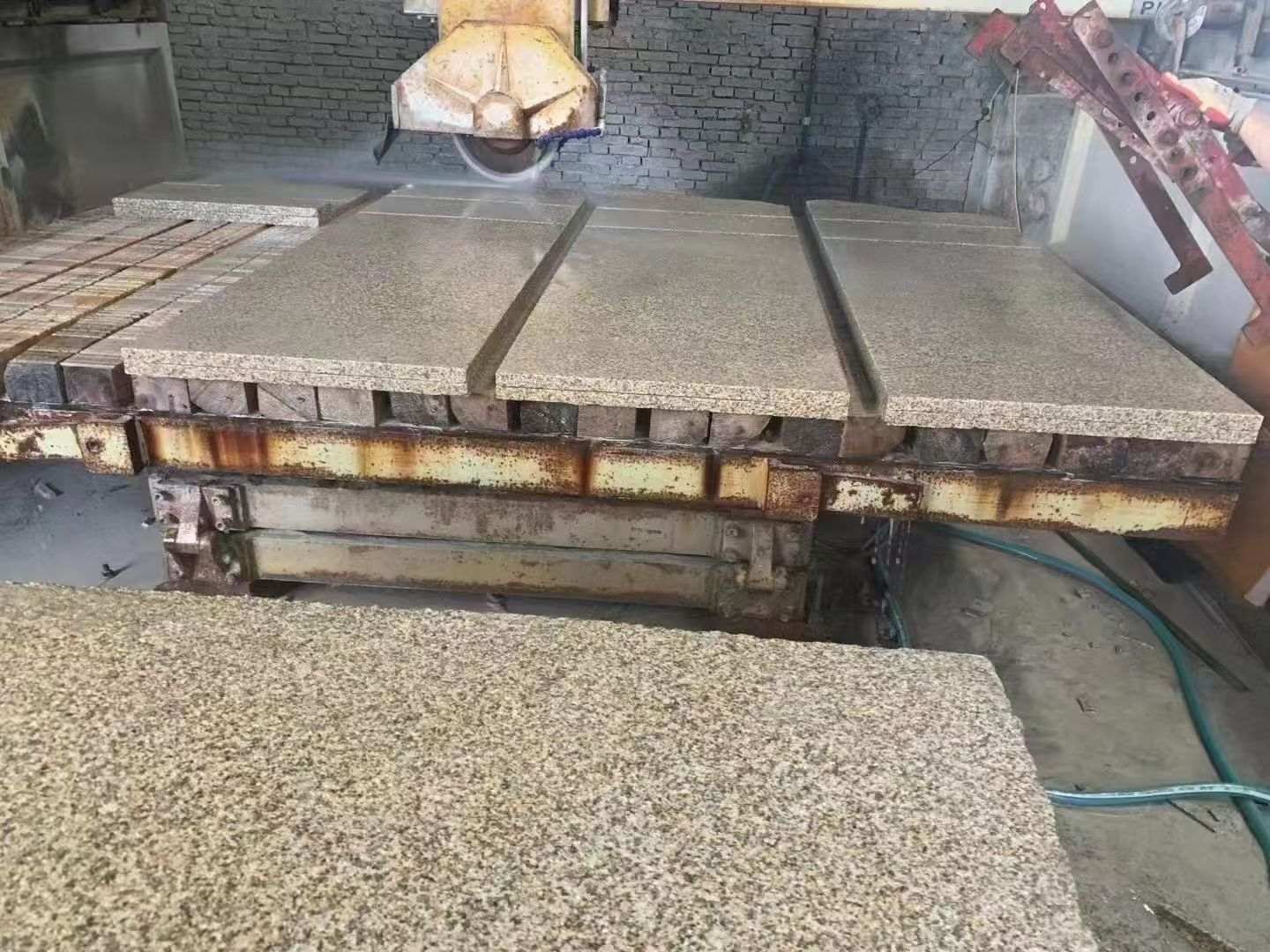 邵阳 黄金麻荔枝面成品板加工