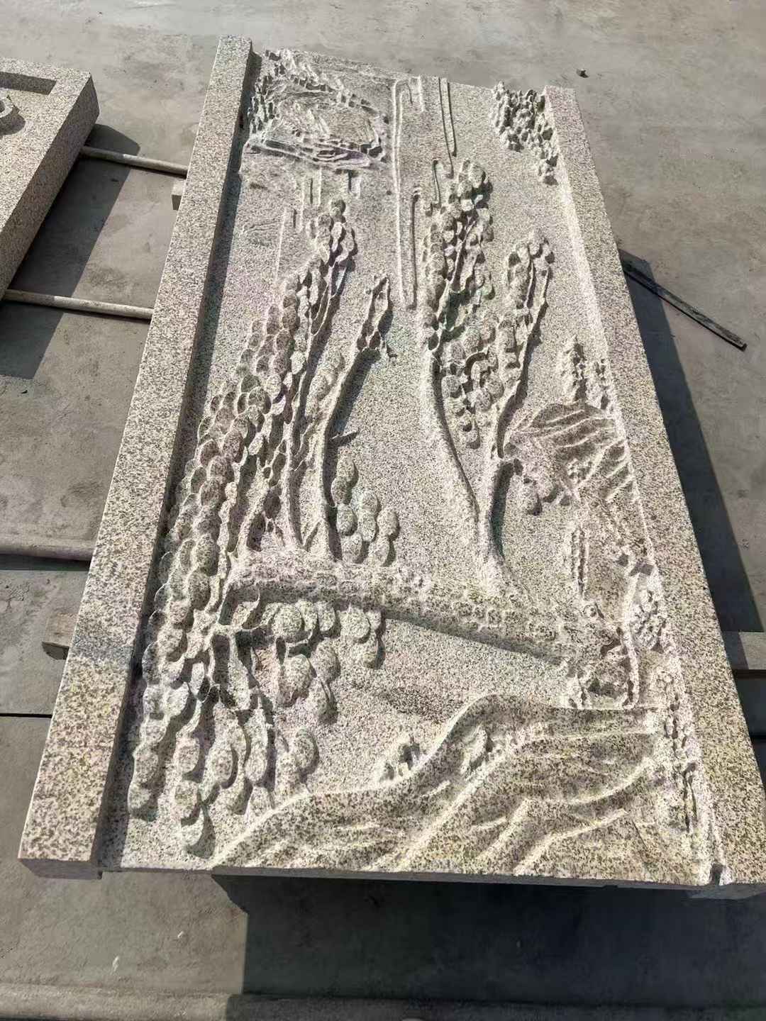 邵阳 黄金麻雕刻板浮雕迎客松